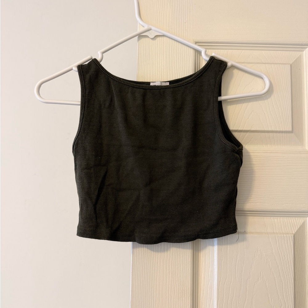 Black Sleeveless Crop Top